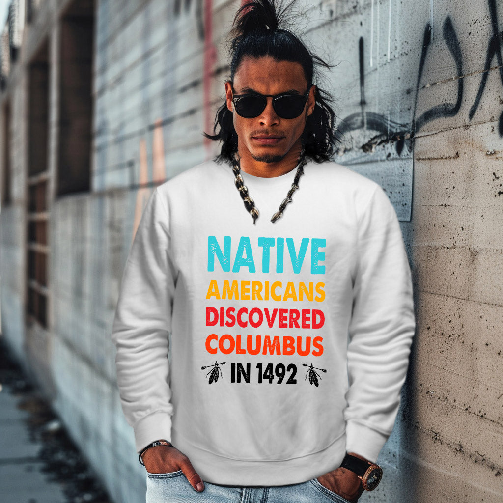 NATIVE AMERICANS DISCOVERED COLUMBUS  IN 1492