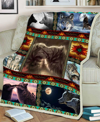 Native Loving Wolves Fleece Blanket