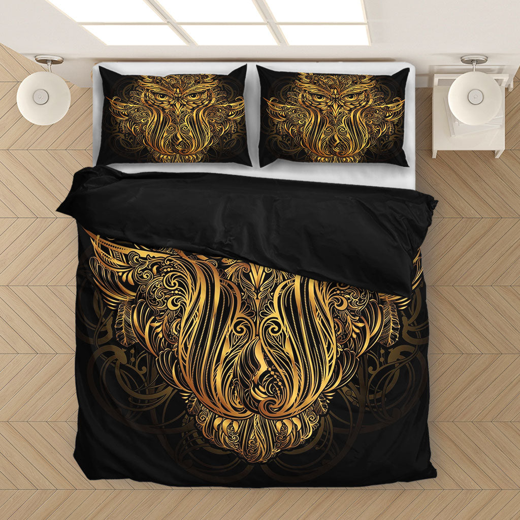 The Golden Owl Bedding Set